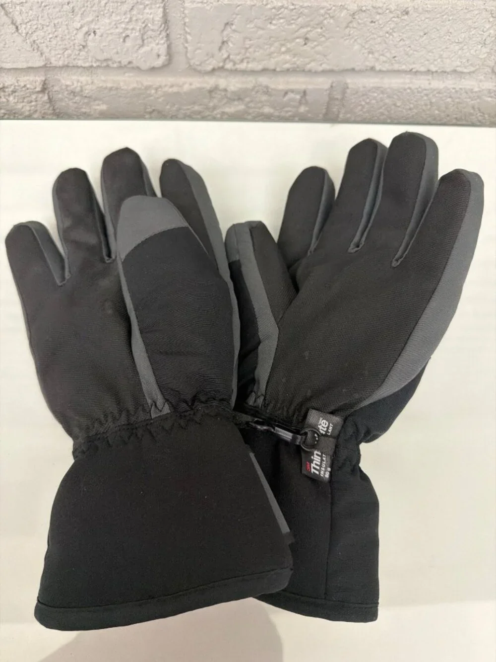 Dickies Women's Cold Weather Thinsulate Winter Gloves Size M/L